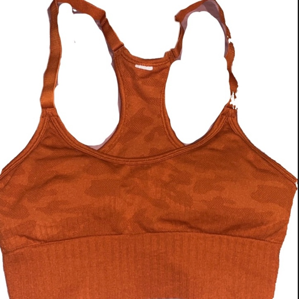 cute camo sports bra!!